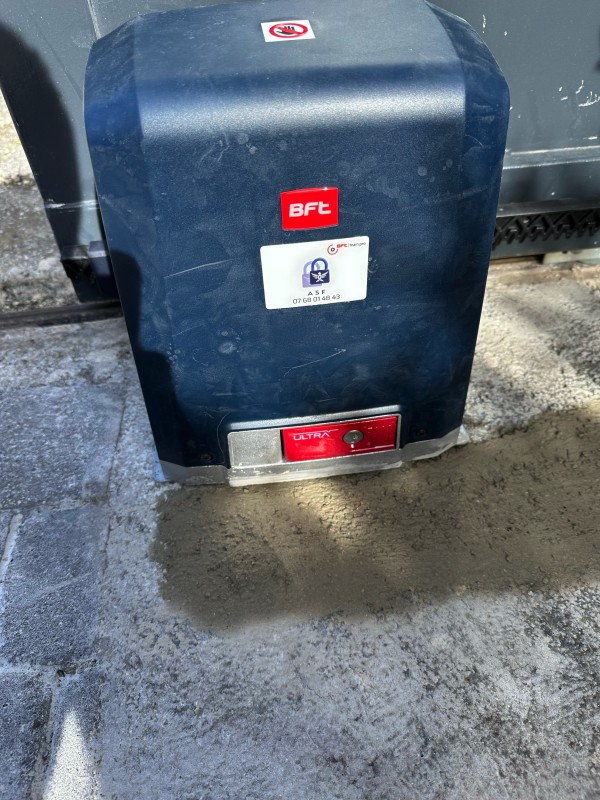 Motorisation d’un portail coulissant  manuel en  automatique chez un particulier à Calas