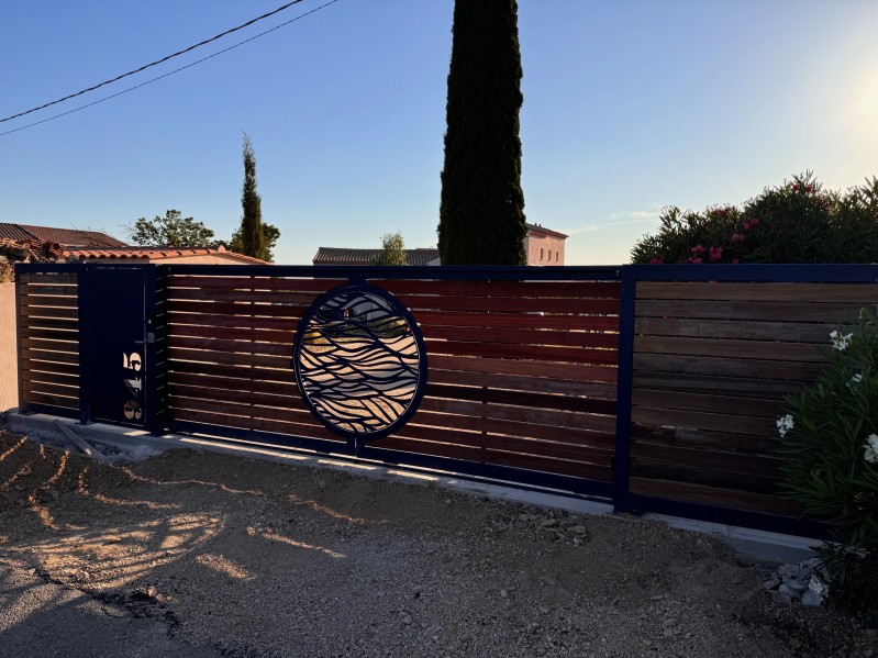 Motorisation d’un portail coulissant antigone chez un particulier à St Cyr sur Mer 